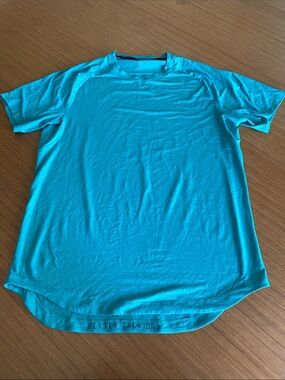 Men's Lululemon Green scoop hem Green Performance Crew Neck Shirt XL